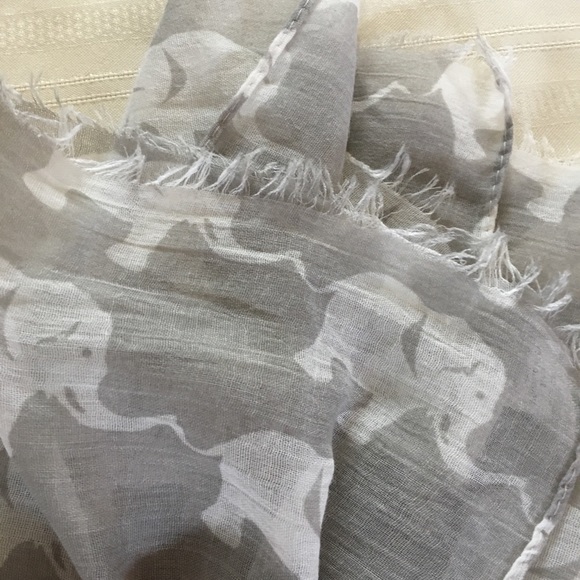Beautiful Elephant Scarf Gray White - Picture 2 of 5
